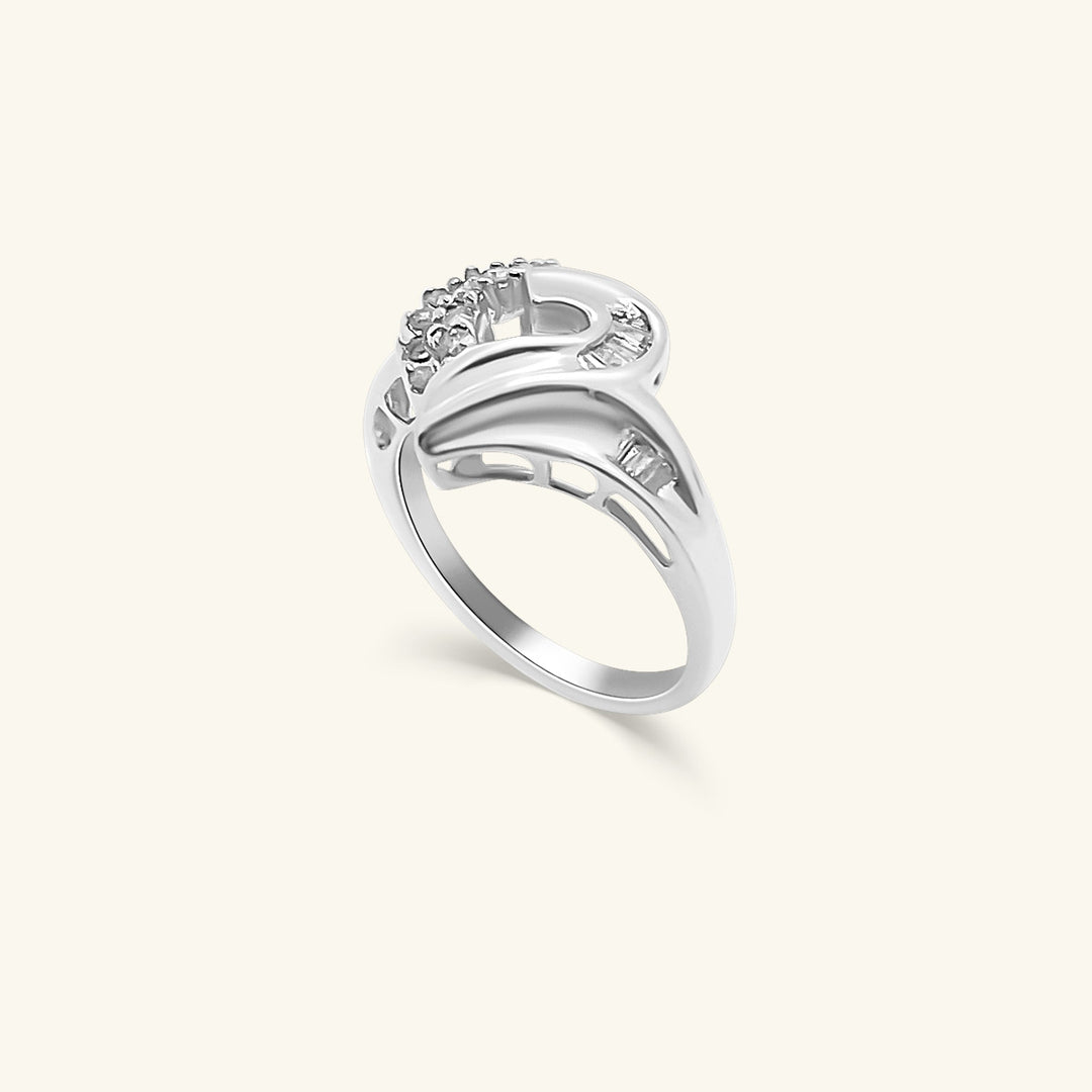 10K Diamond Heart Swirl Cluster Ring
