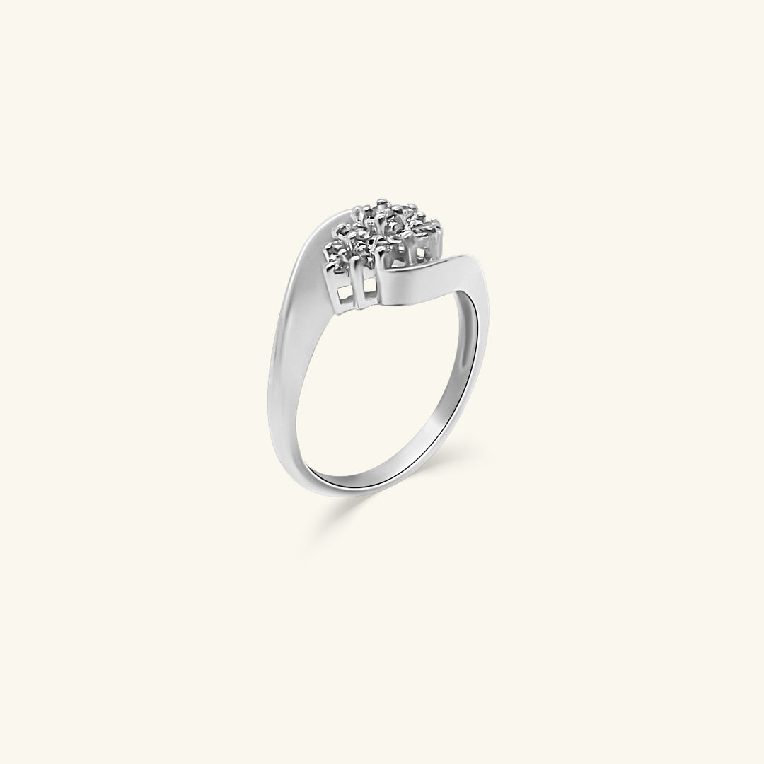 10K Diamond Round Cluster Ring