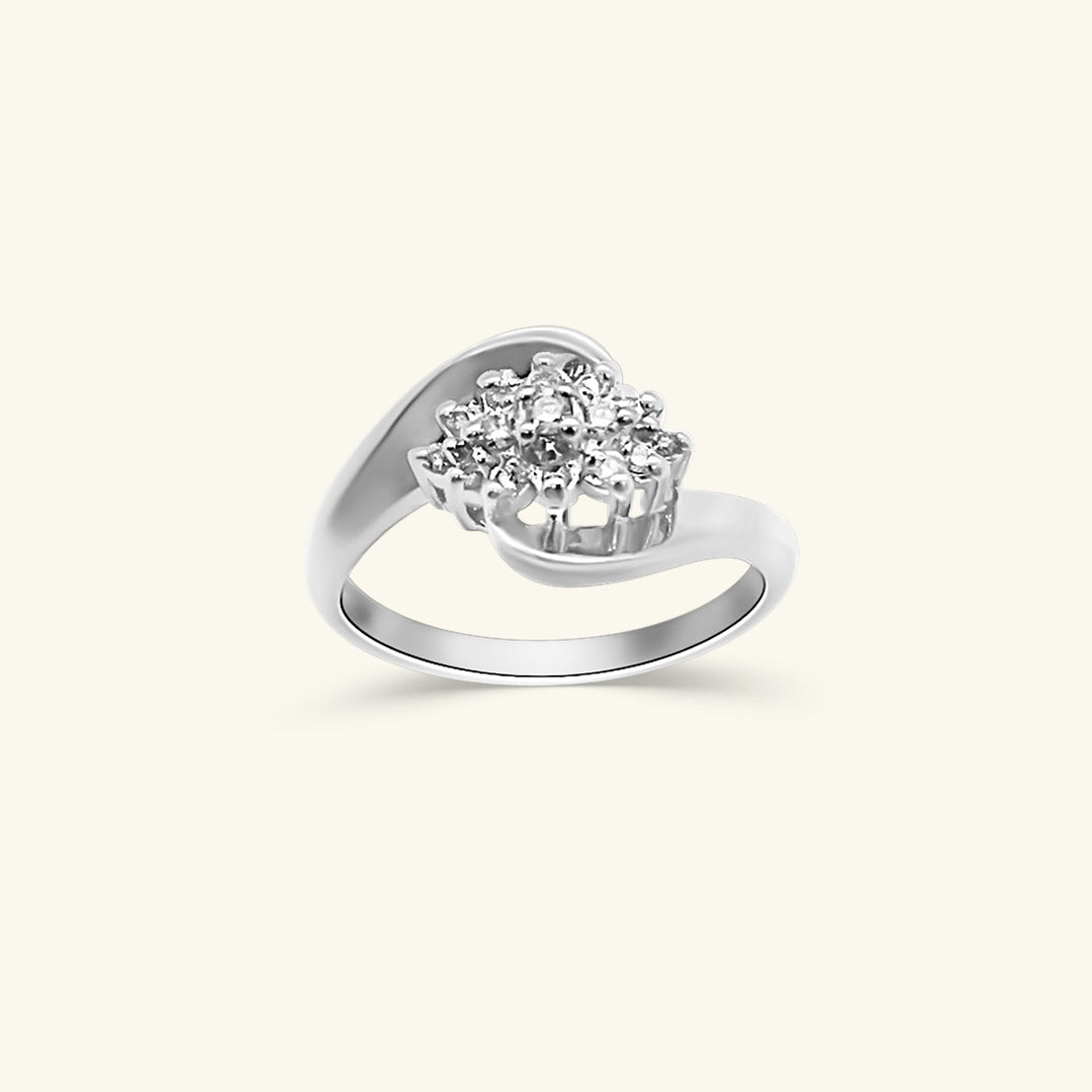10K Diamond Round Cluster Ring