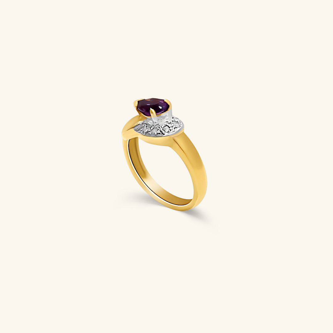 18K Yellow Gold Oval Amethyst Ring with Diamond Halo