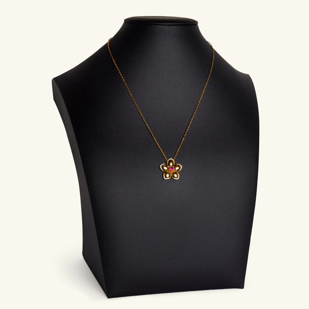 Gold Flower Pendant Necklace